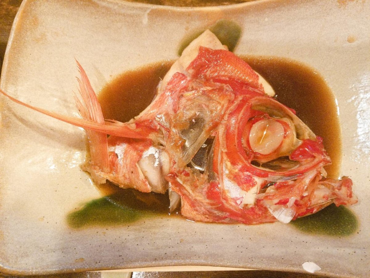 煮物 金目の煮つけ：魚菜 由良:魚介料理・海鮮料理